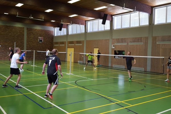 Badminton